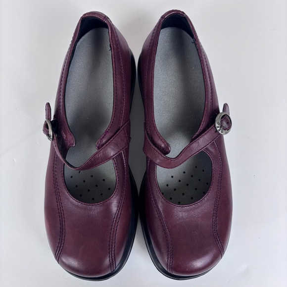 Dansko Vintage Mary Jane Platform Leather Clogs Buckle Burgundy Size 39/8.5-9 - Picture 5 of 15